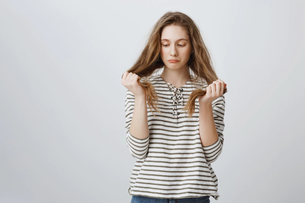 Cabelo prejudicado por substâncias químicas